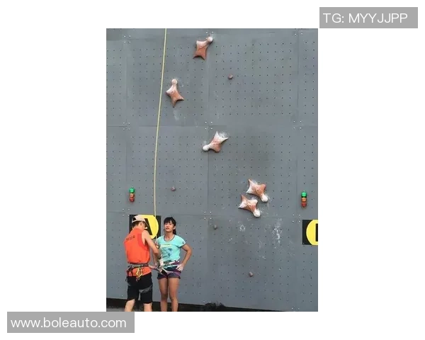 世界攀岩锦标赛点评：杭州飞盘队的技术表现